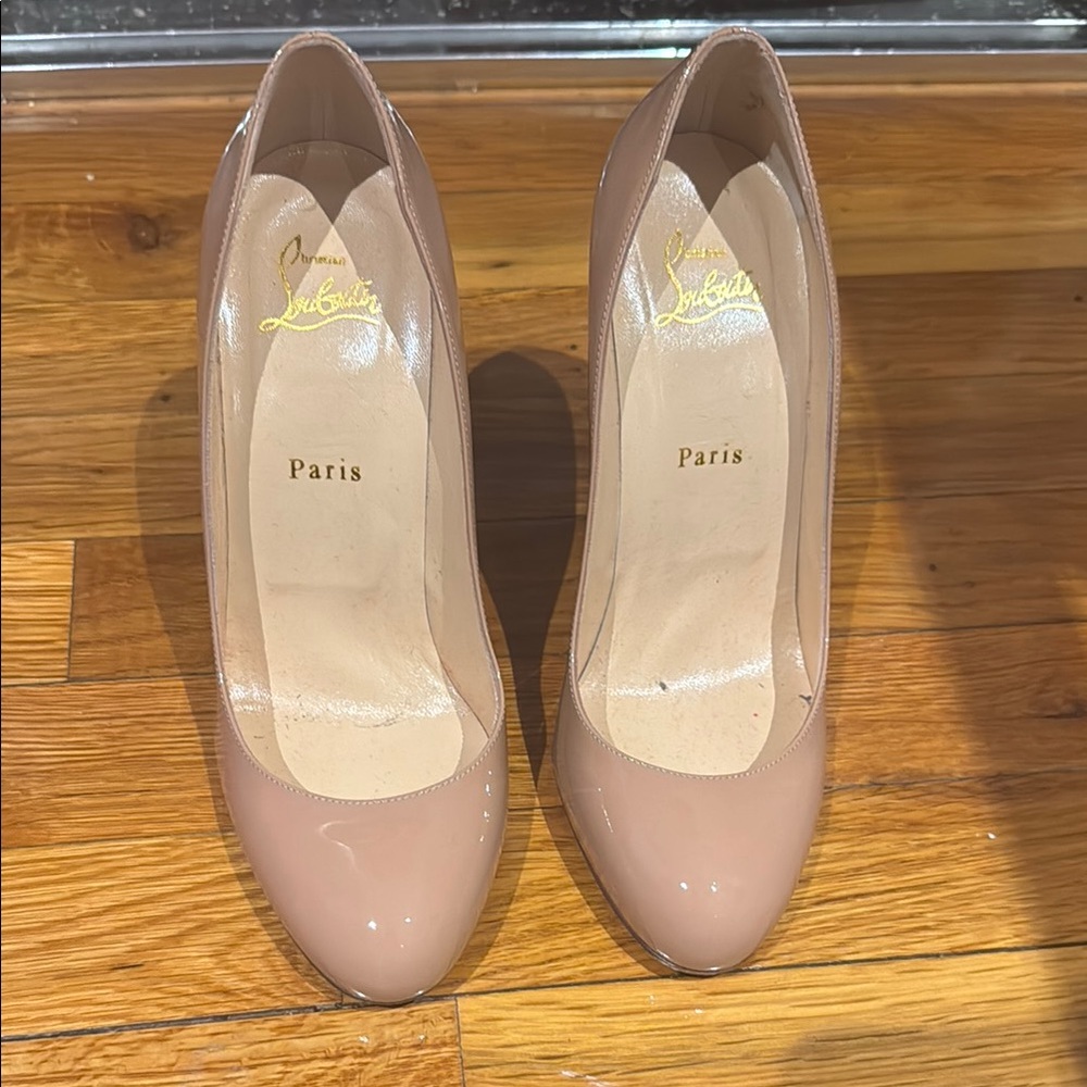 Christian Louboutin Nude Pumps